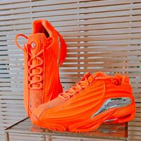 Tu veux donner du peps à ton outfit ? 🔥
La toute nouvelle Nike Nocta Hot Step II Total Orange est la paire de sneakers qu'il te faut !

Dispo sur le site 🌐 www.lasneakercerie.com

📸 @la_sneakercerie

🔎Et si tu cherches un modèle de sneakers en particulier, contacte nous en 📩DM. On se fera un plaisir de trouver cette pépite !

😍Si tu aimes notre contenu et que tu veux nous donner de la force 💪, n'hésite pas à :
          - 💻 nous suivre
          - 🔁 à partager
          - ❤️ à liker

#nocta #hotstep #hotstepterra #nikenocta
#drakenocta #hotstep2 #unboxingsneakers #sneakersreels
#lasneakercerie #nikeshoes #sneakeroftheday
@followers
